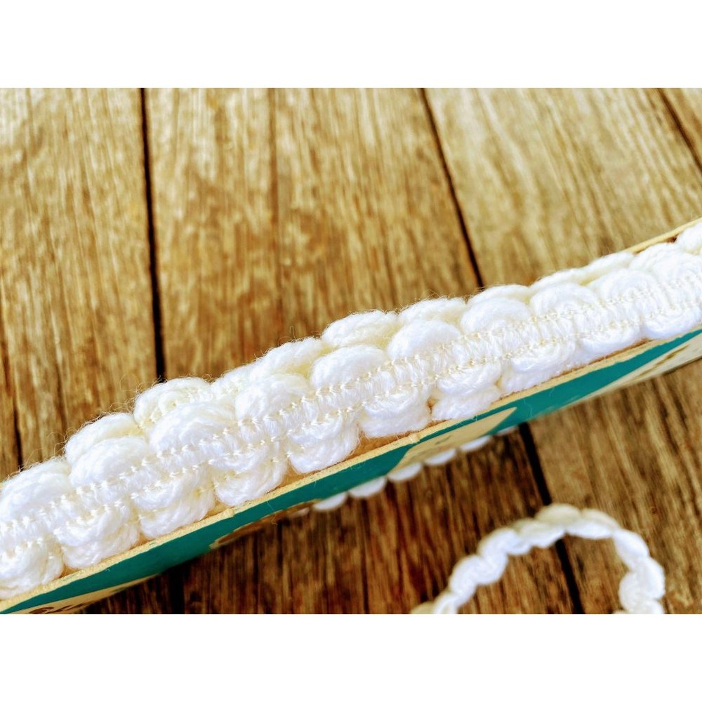 Vintage 11+ yards White Orlon Trim - Picture 4 of 5
